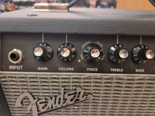 Fender Champion 20 2